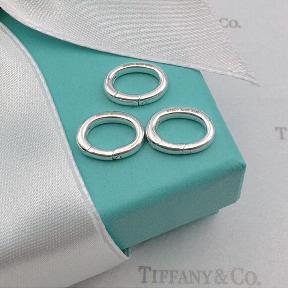Tiffany & Co. Jewelry - Tiffany & Co. 3 Oval Jump Clasping Ring Sterling Silver 925 New Made in Italy